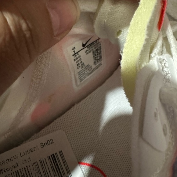 Nike size 7. Never worn - Picture 4 of 5